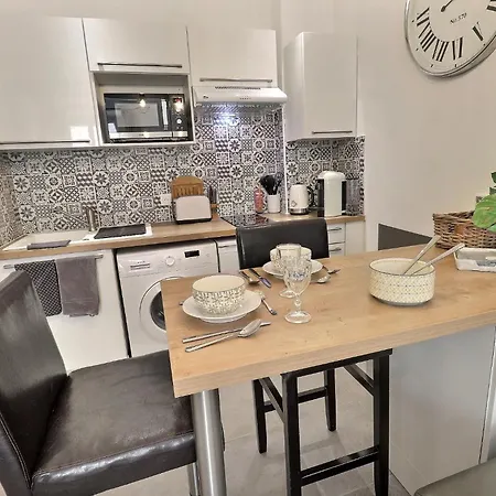 4 Personnes Hyper Centre Канны